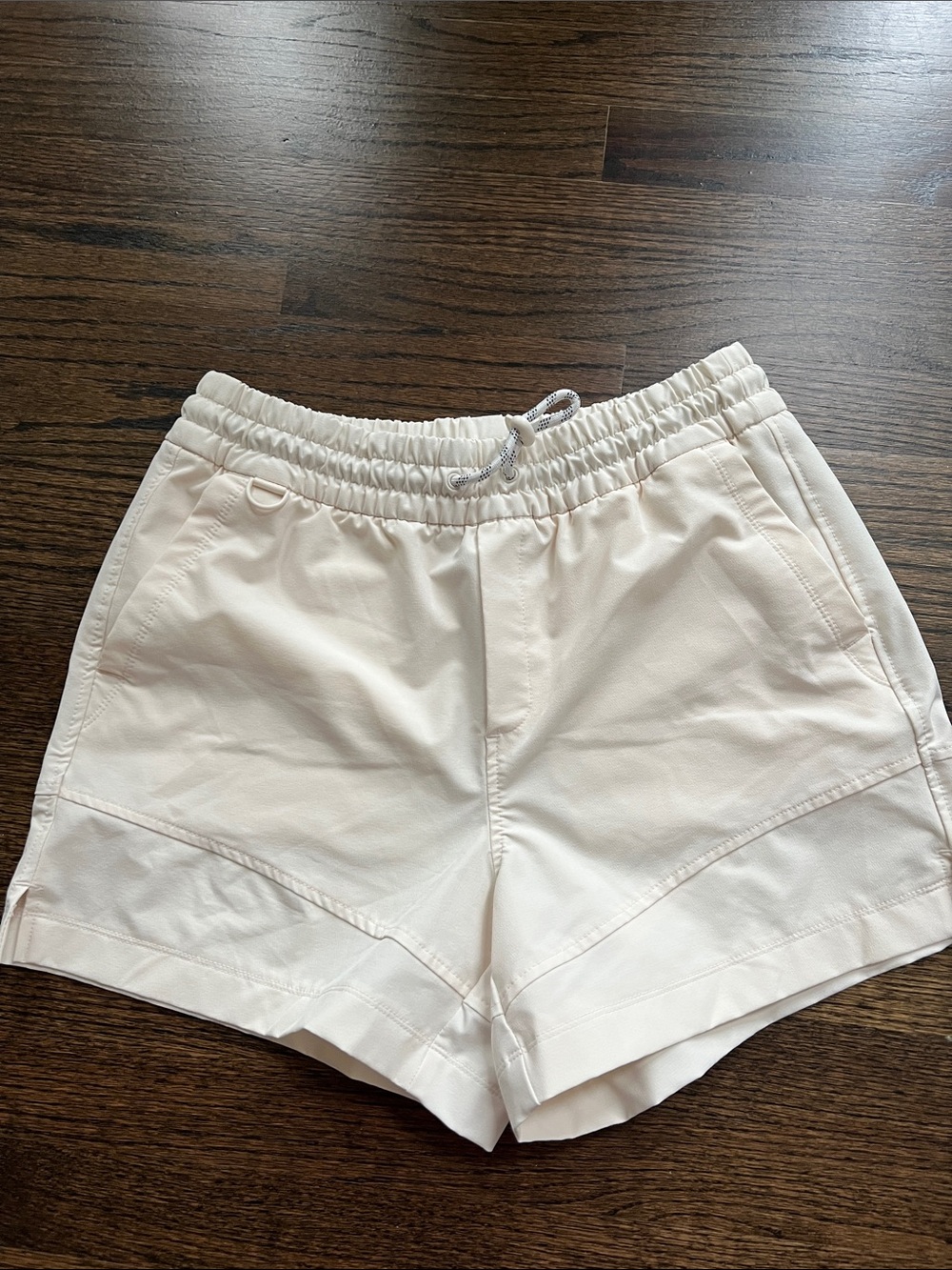 Old Navy Go-H2O stretch tech women’s shorts, size M